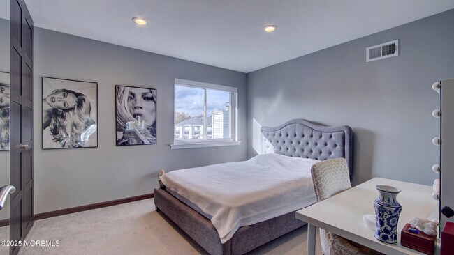 Building Photo - 141 Chestnut Way