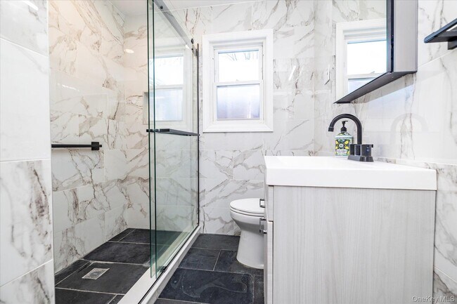 Building Photo - 5 Prospect St