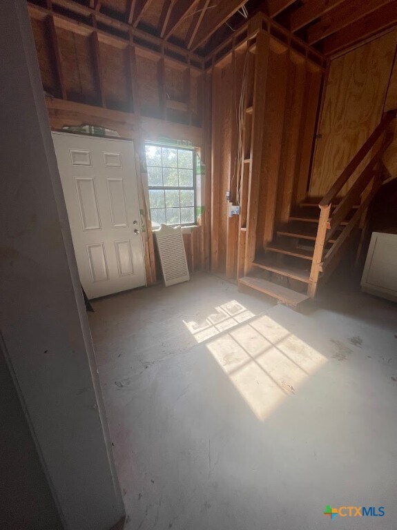 Building Photo - 1375 Canyon Trce