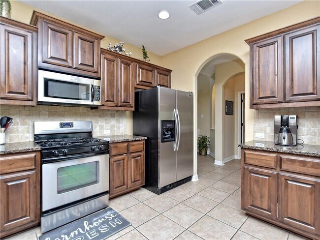 Building Photo - 1802 Greenside Trail