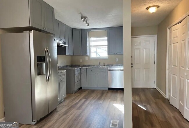 Building Photo - 130 Oxford Ct