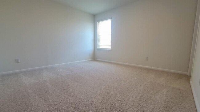 Building Photo - 148 White Horses Dr