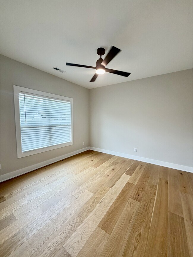 Building Photo - 204 Crest Ridge Ct
