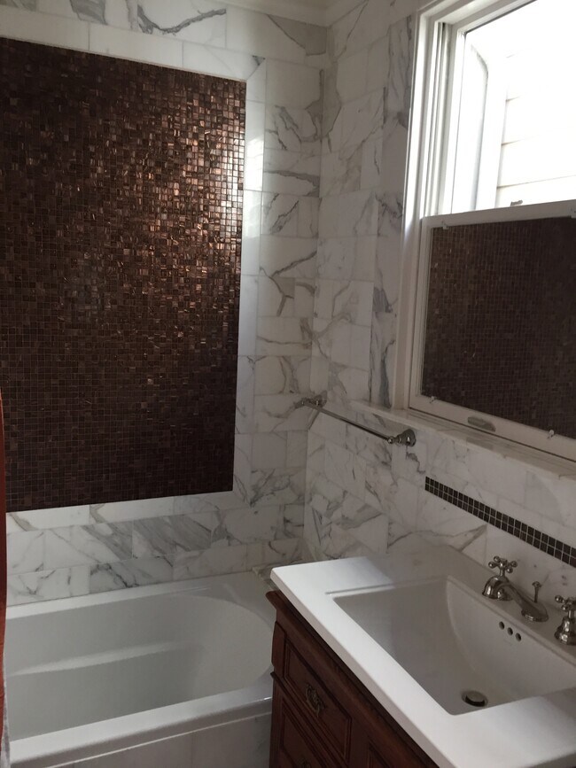 2nd bathroom - 131 Steiner St