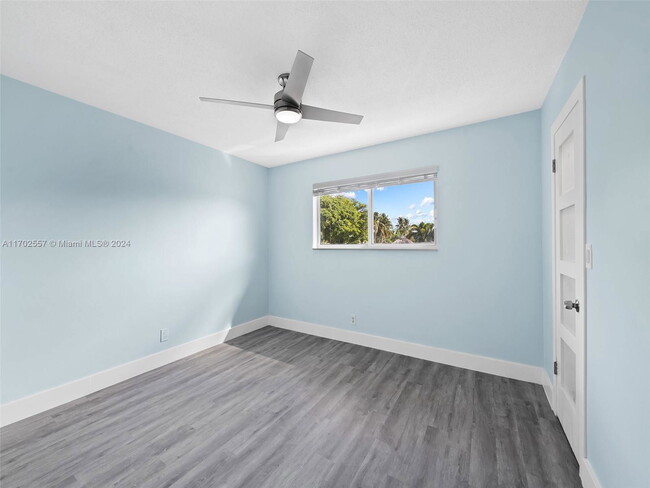 Building Photo - 1816 E Oakland Park Blvd