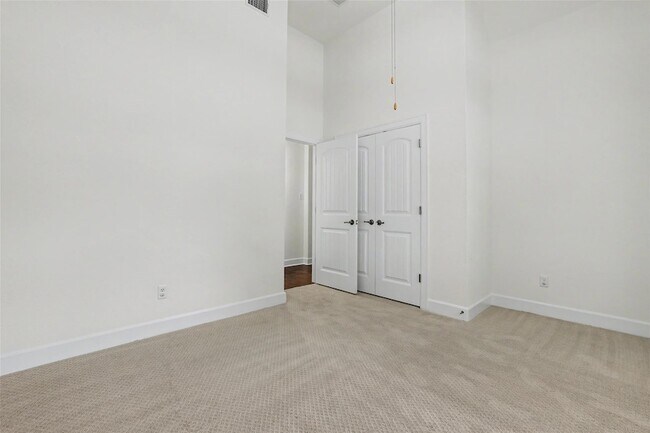 Building Photo - 213 Southern Cross Dr
