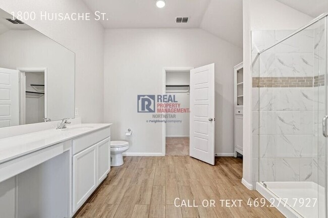 Building Photo - 1800 Huisache St