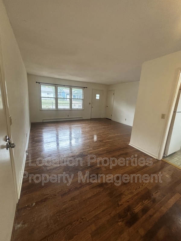 Building Photo - 2127 Mitchell St