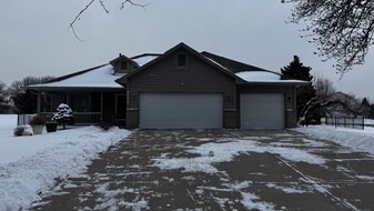 Building Photo - 8700 Loch Lomond Blvd