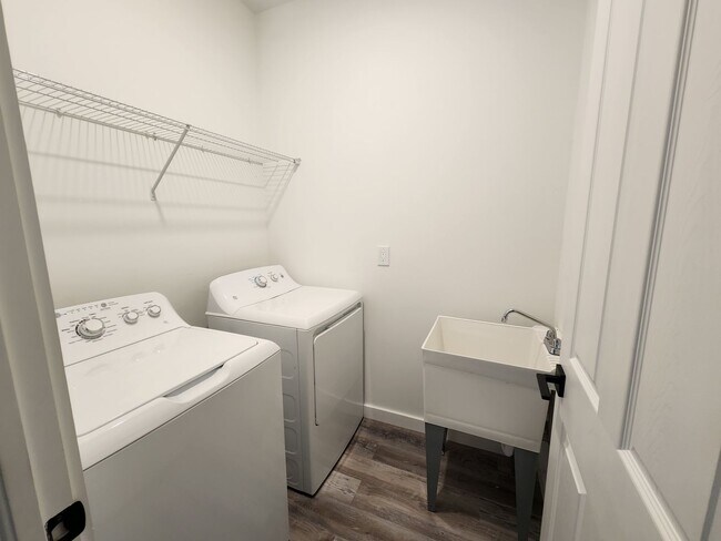 Building Photo - 905 NW 1st St