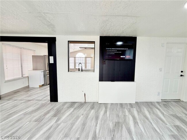 Building Photo - 6251 Desert Sun Dr