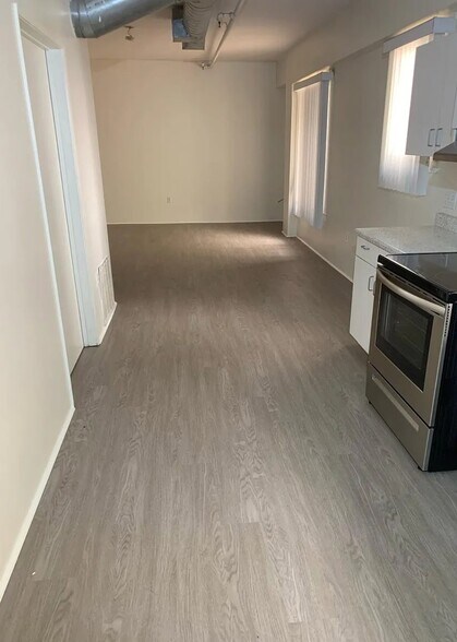 kitchen - 1055 6th Ave