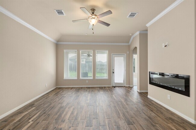 Building Photo - 15714 Highlands Cove Dr