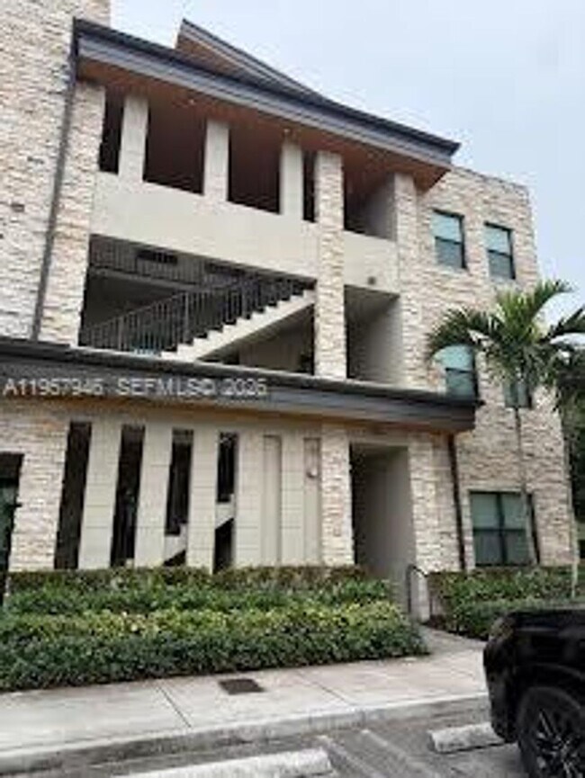 Building Photo - 7805 NW 104th Ave