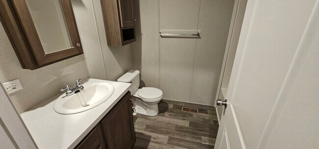 Building Photo - 206 Magnolia Pl