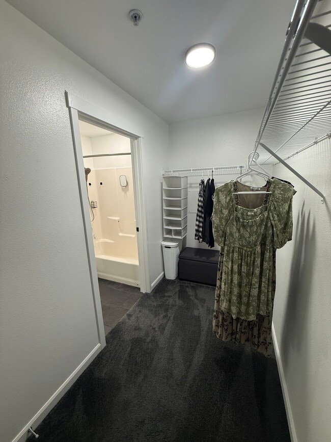Building Photo - 770 NW 185th Ave