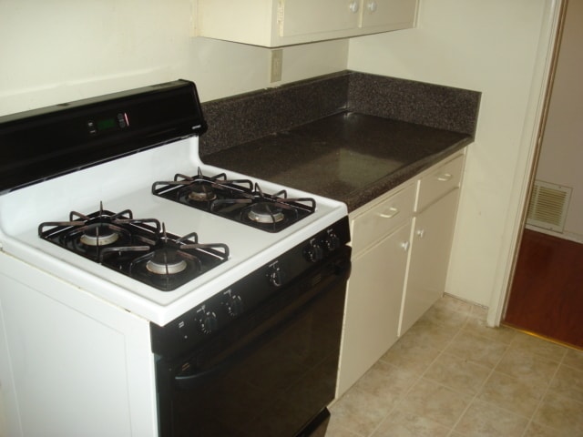 Building Photo - SINGLE STORY, 4 BED, 2 BA, LARGE LOT, ARDEN ARCADE AREA