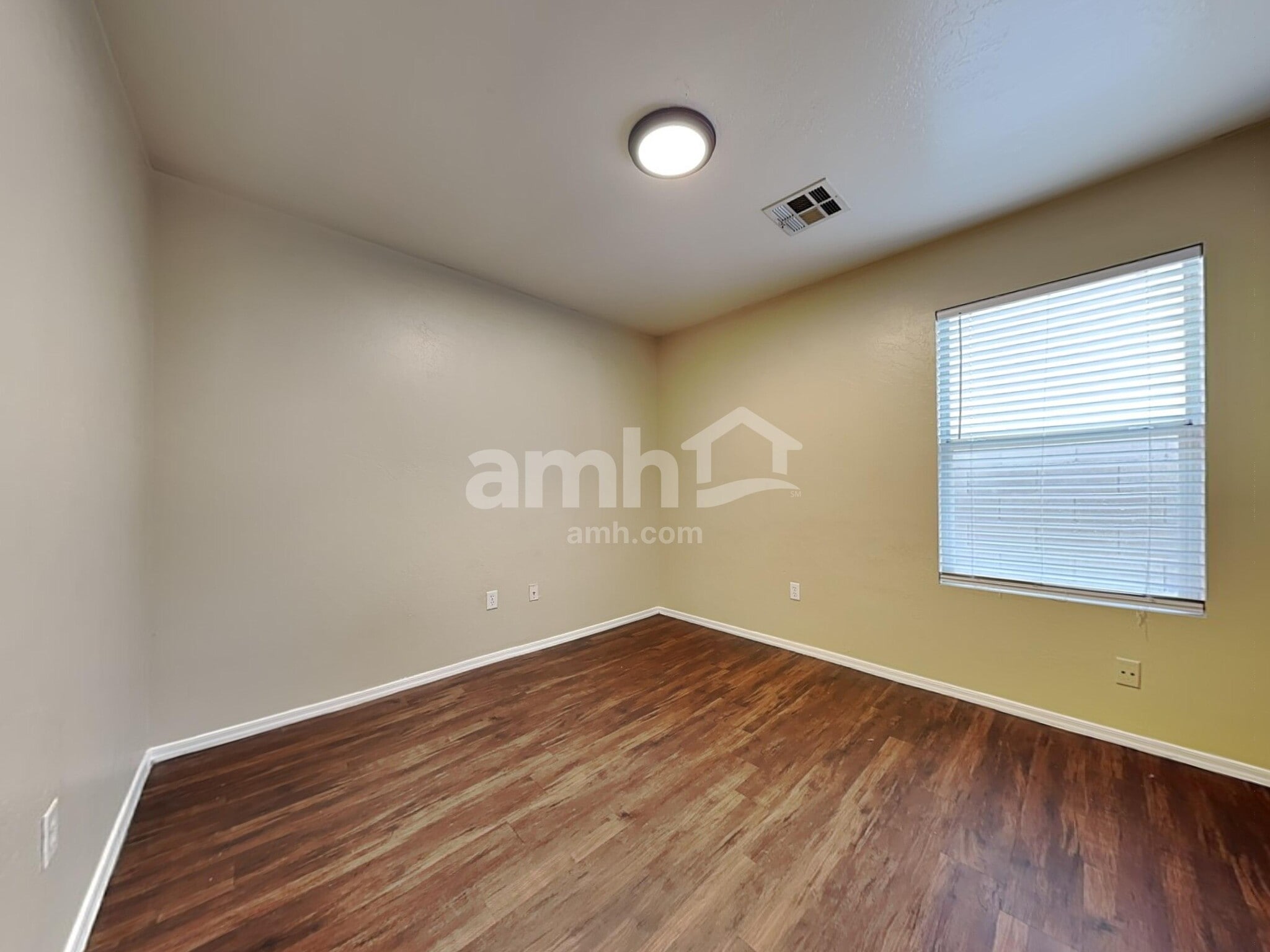 Building Photo - 10661 E Plata Ave