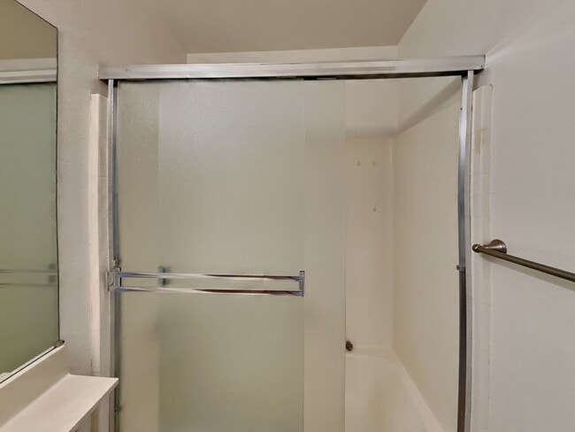 Building Photo - Antioch 3 Bedroom/2.5 Bathroom Home Availa...
