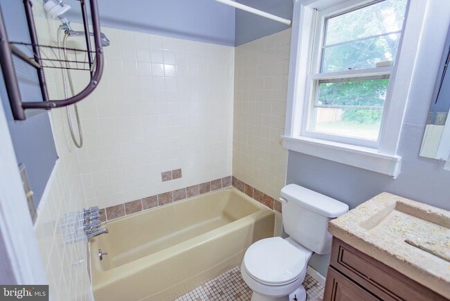 Building Photo - 419 University Blvd