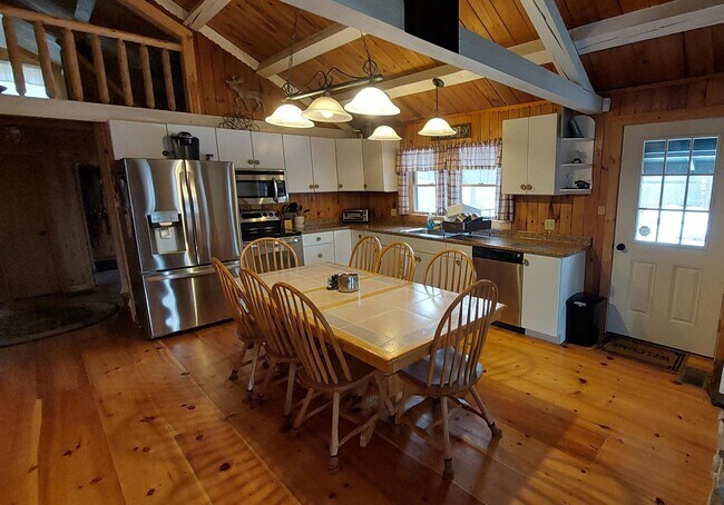 Building Photo - 176 Harrington Rd