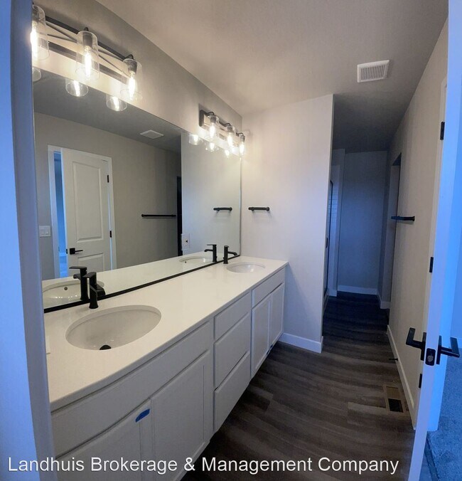 Building Photo - 3 br, 2.5 bath House - 10106 Luneth Dr