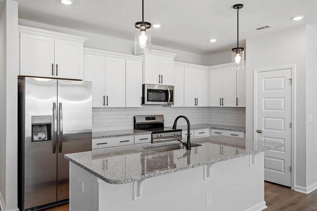 Building Photo - 51 Pansy Pk