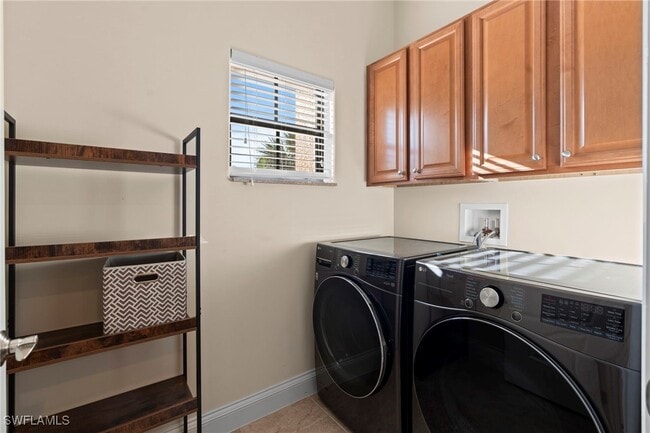 Building Photo - 1248 Carpazi Ct