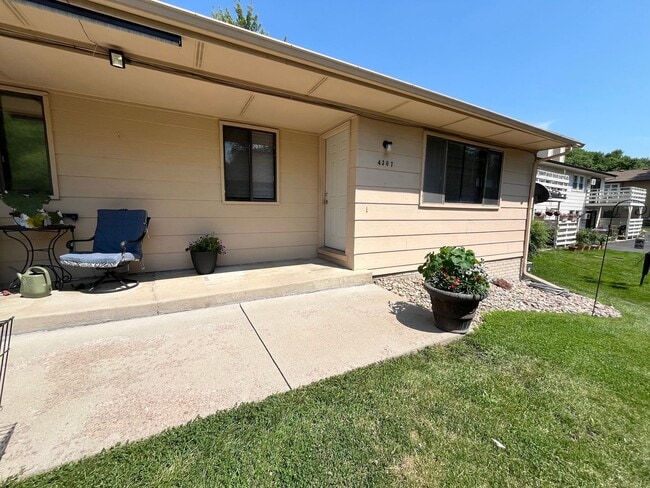 Building Photo - 2 Bed/2 Bath Townhome For Rent in South Sioux Falls!!