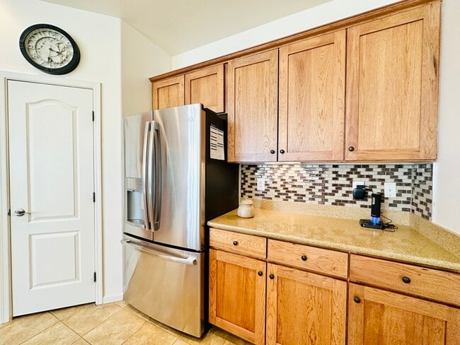 Building Photo - Long Term Fully Furnished 2 Bedroom with D...