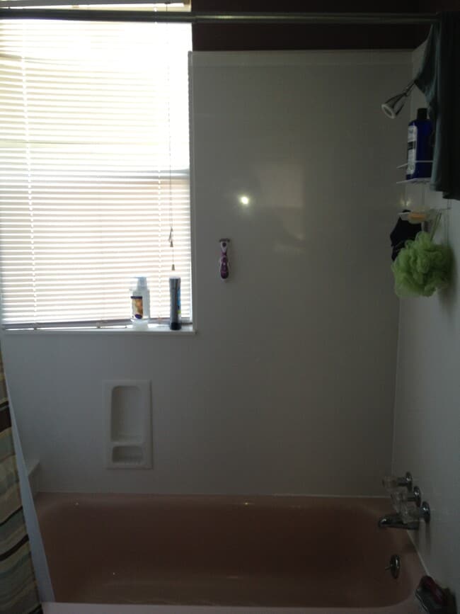 Building Photo - 2288 York Ave