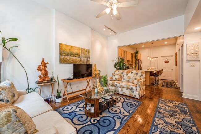 Building Photo - 616 S Oakley Blvd