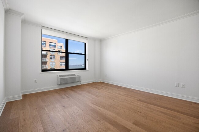 Building Photo - 2 Constitution Ct