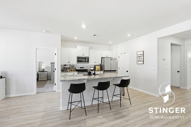 Building Photo - 334 Sanctuary Dr