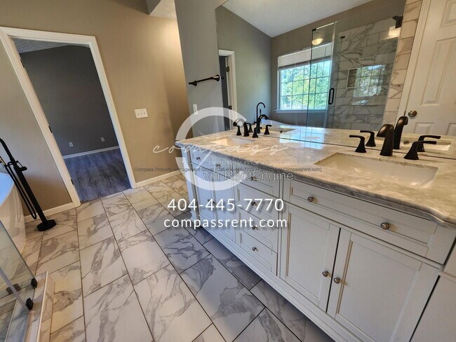 Building Photo - 4200 Arrowhead Pointe