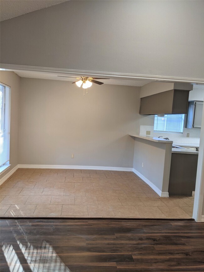 Building Photo - 18115 Poppy Trails St