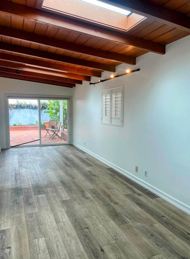 Building Photo - 123 Avenida Dolores