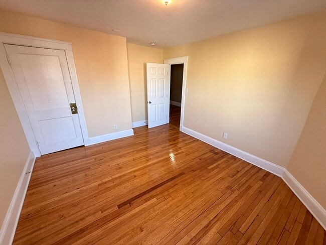 Building Photo - 25 Ronan St