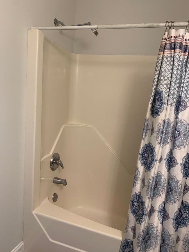 Building Photo - 1 Bedroom 1.5 Bathroom Townhome in Myrtle ...