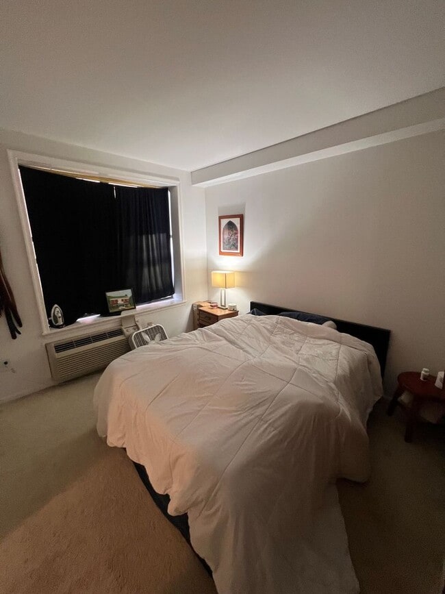 Building Photo - Two-Level Kalorama Condo with Washer/Dryer, Near Dupont Metro