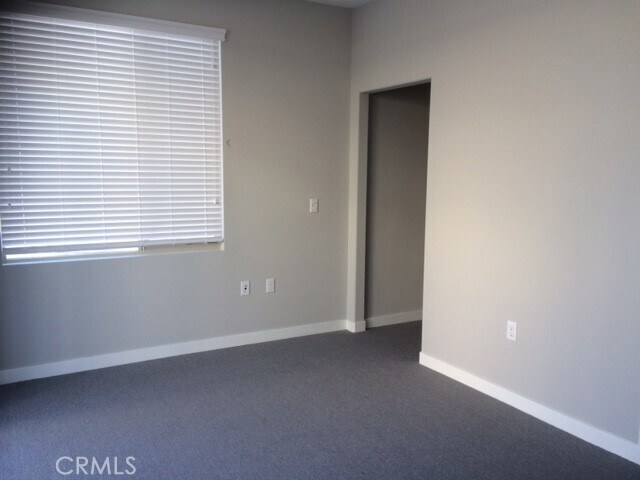 Building Photo - 674 Chandler Walk