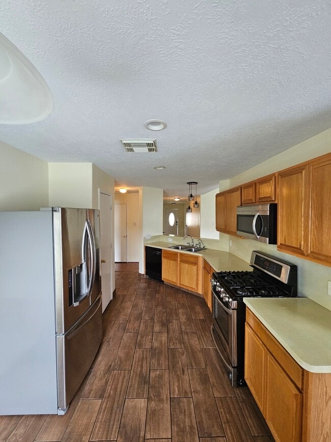 Building Photo - 12306 Scarlet River Dr