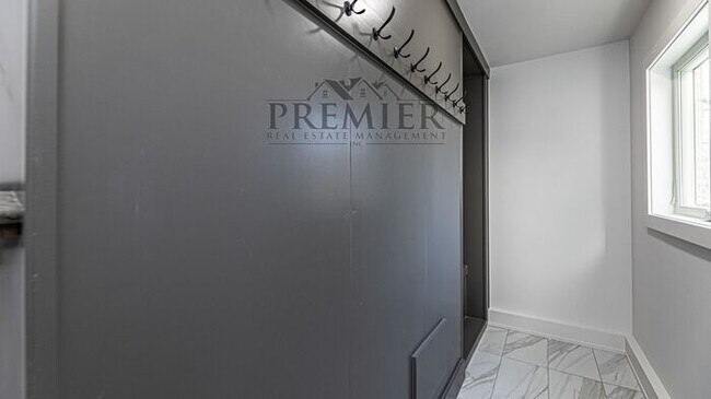 Building Photo - Stunning Remodeled 4 bedroom / 4 bath-2026...