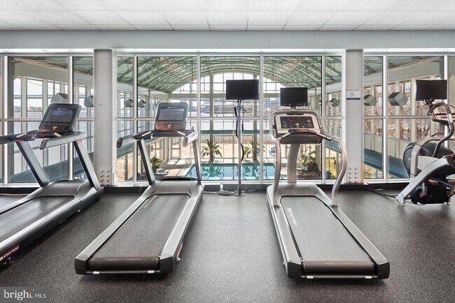 Building Photo - 901 N Penn St