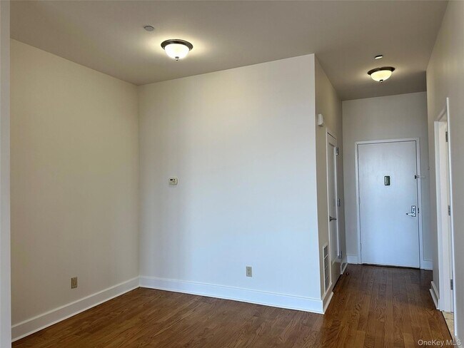 Building Photo - 90 Bay Street Landing