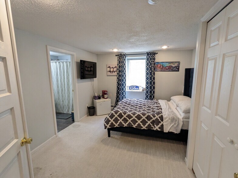 Building Photo - 3623 Lyndale Ave S