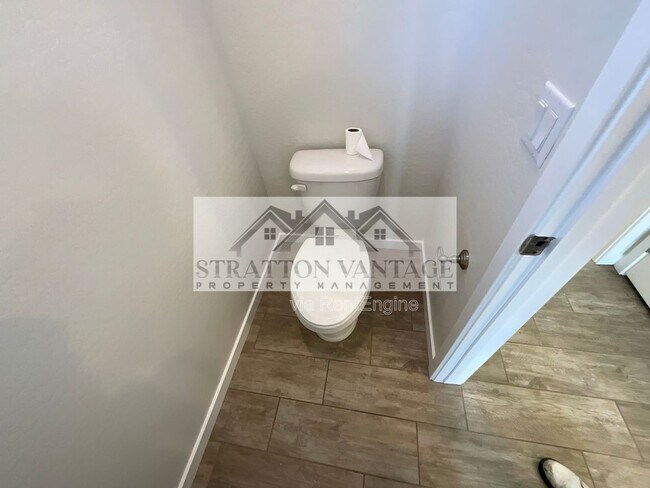 Building Photo - 10155 E Naranja Ave