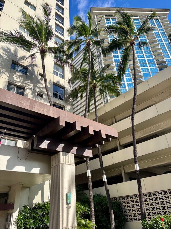 Building Photo - For Rent | A 3 Bedroom, 3 Bathroom, with 1 Assigned Parking Stall at Waipuna