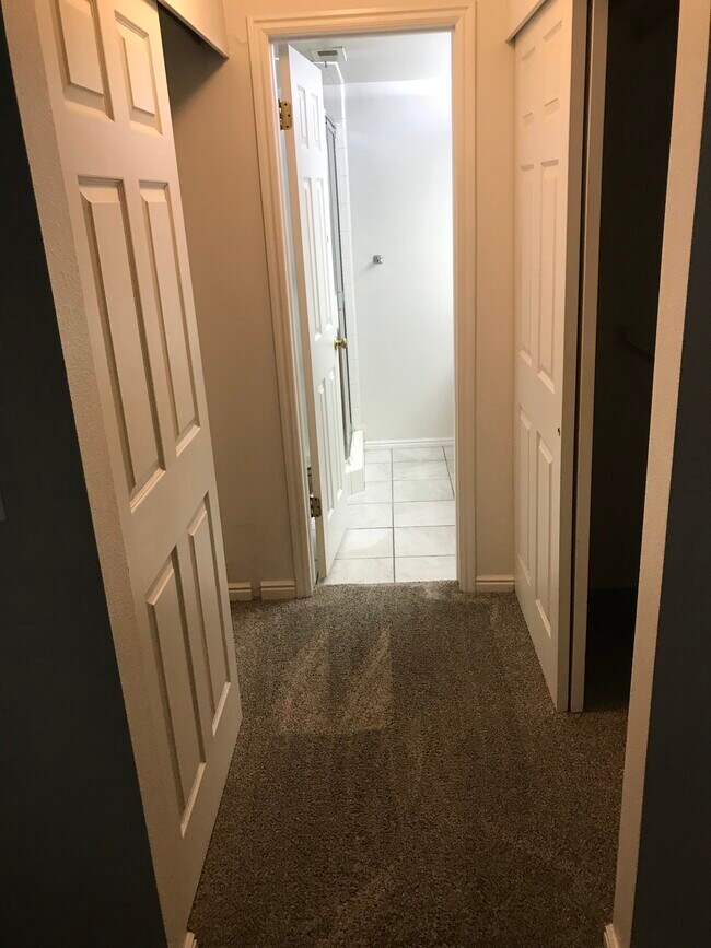 Building Photo - 650 S Main St