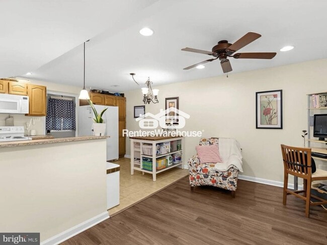 Building Photo - 30 Archwood Ave